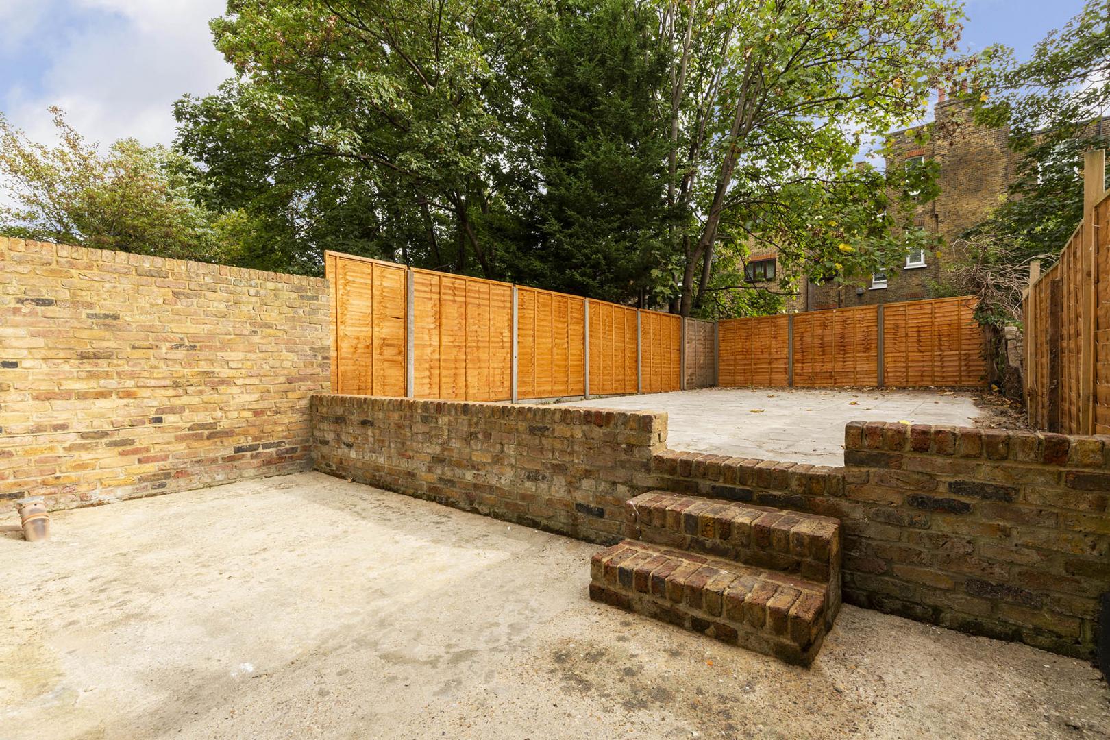 Modern Garden Apartment Purves Road, Kensal Green